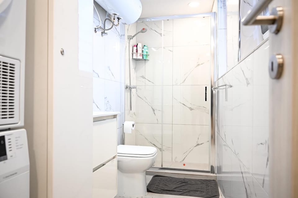 Shower, Toilet, Bathroom