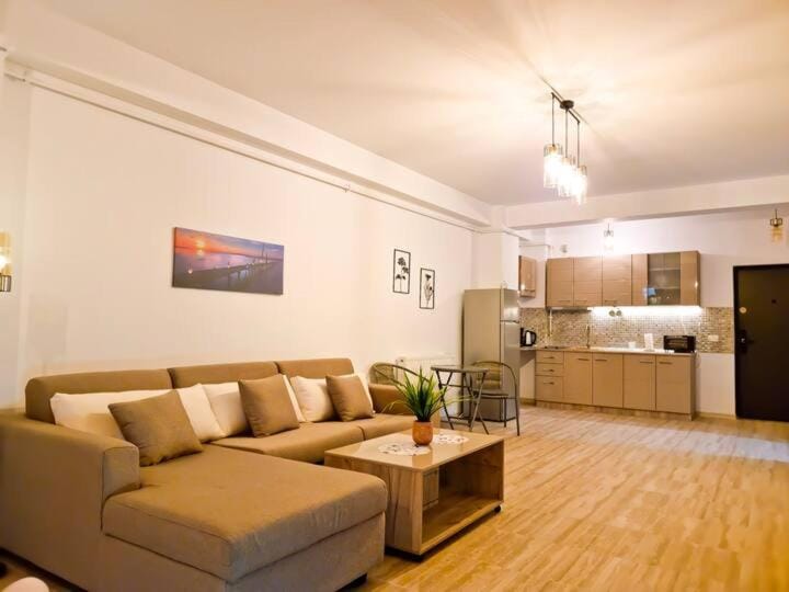 Sunshine by the sea Apartment in Constanța County