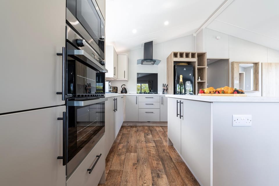 Kitchen or kitchenette, kitchen, kitchen