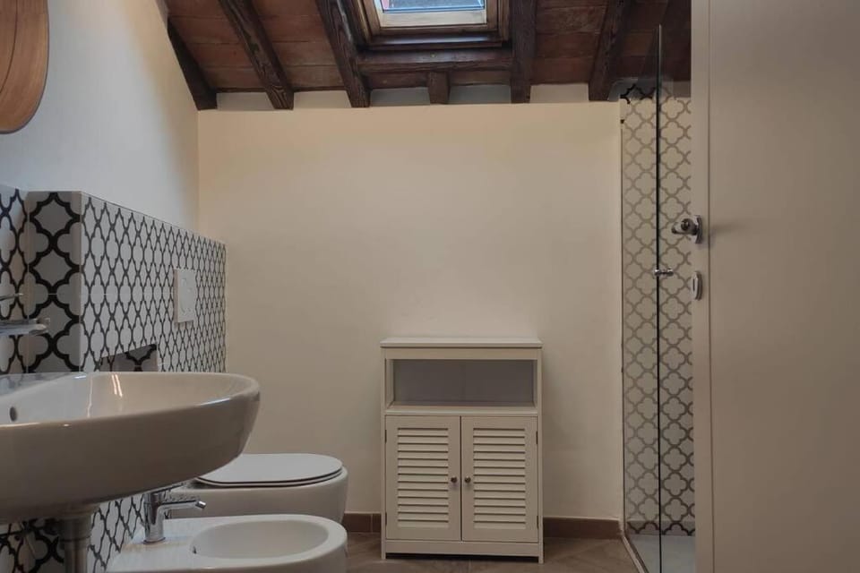 Large 2BR Apartment Near Piazza San Marco Apartment in Florence