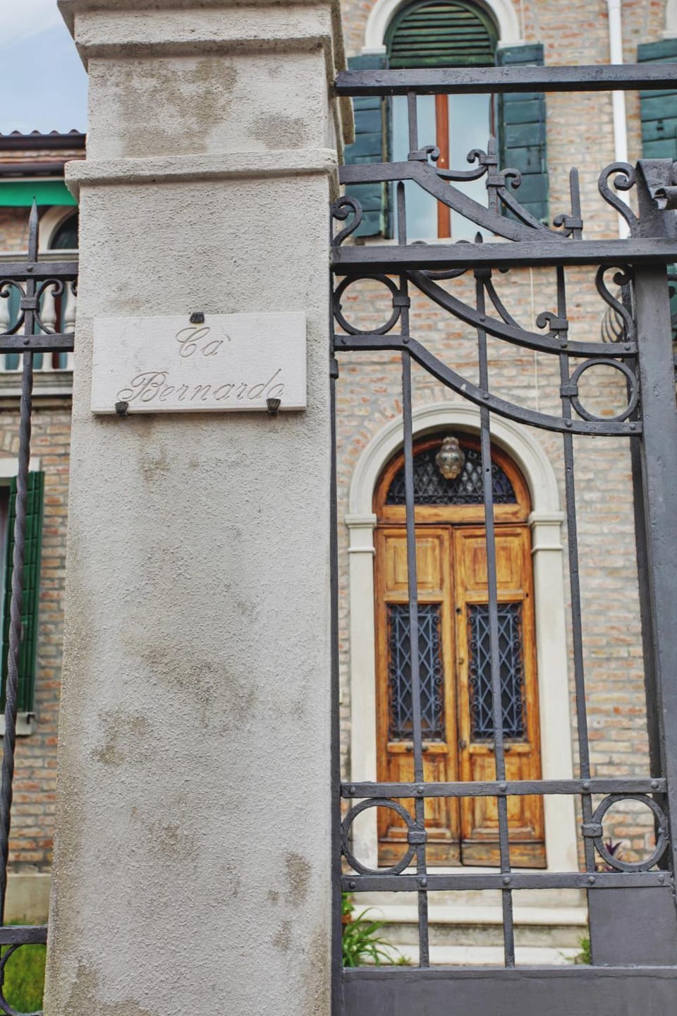 Facade/entrance