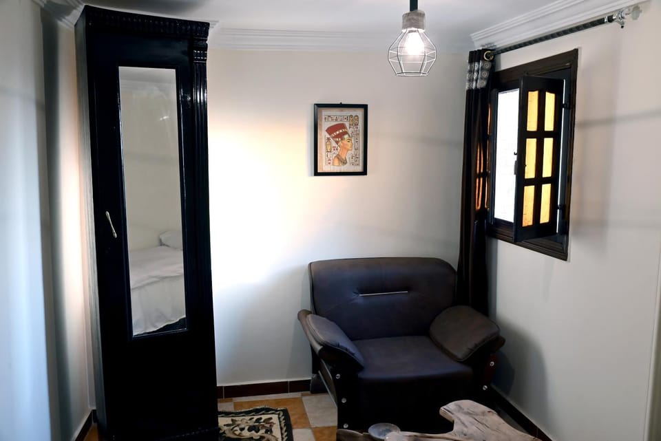 Seating area, Bedroom