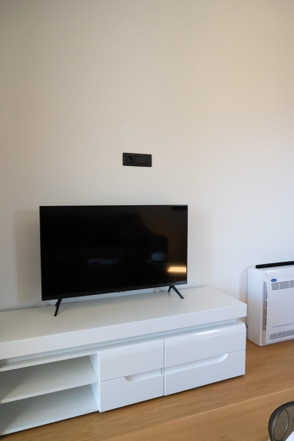 Communal lounge/ TV room, TV and multimedia