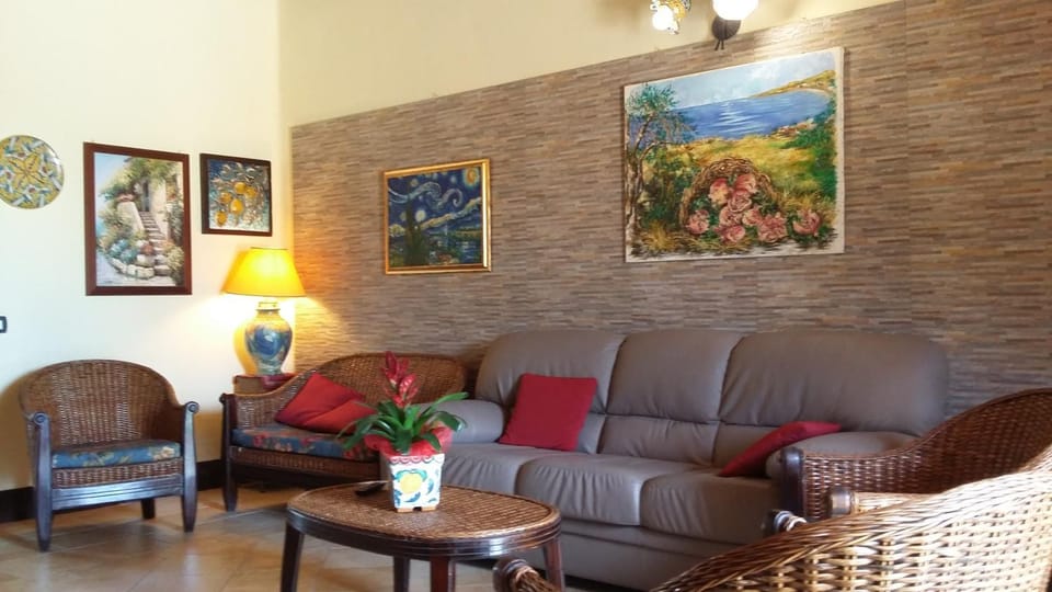 Lobby or reception, Decorative detail