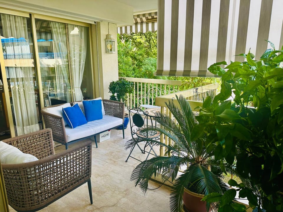 Patio, Day, Balcony/Terrace, Seating area, Garden view