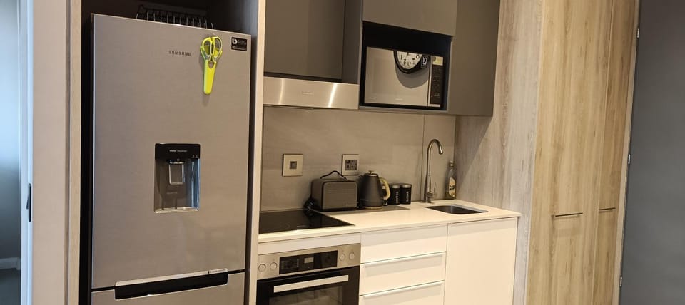 Menlyn Maine Trilogy Apartment 808 Apartment in Pretoria