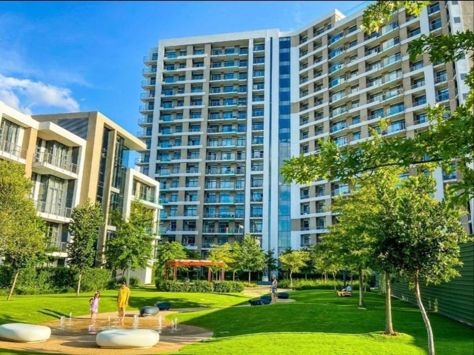 Menlyn Maine Trilogy Apartment 808 Apartment in Pretoria