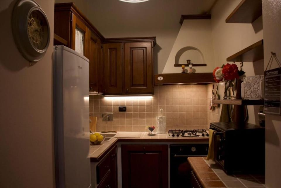 Kitchen or kitchenette, Living room