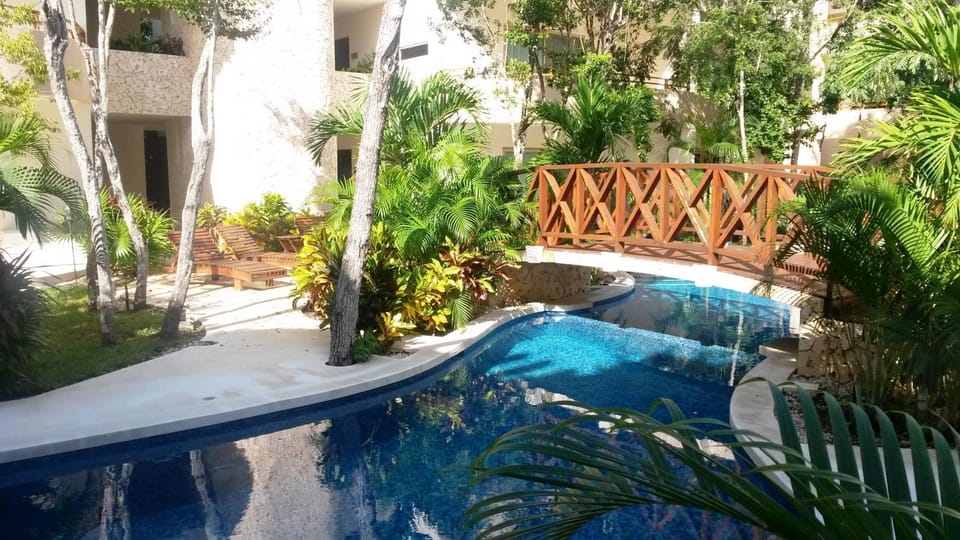 Swimming pool