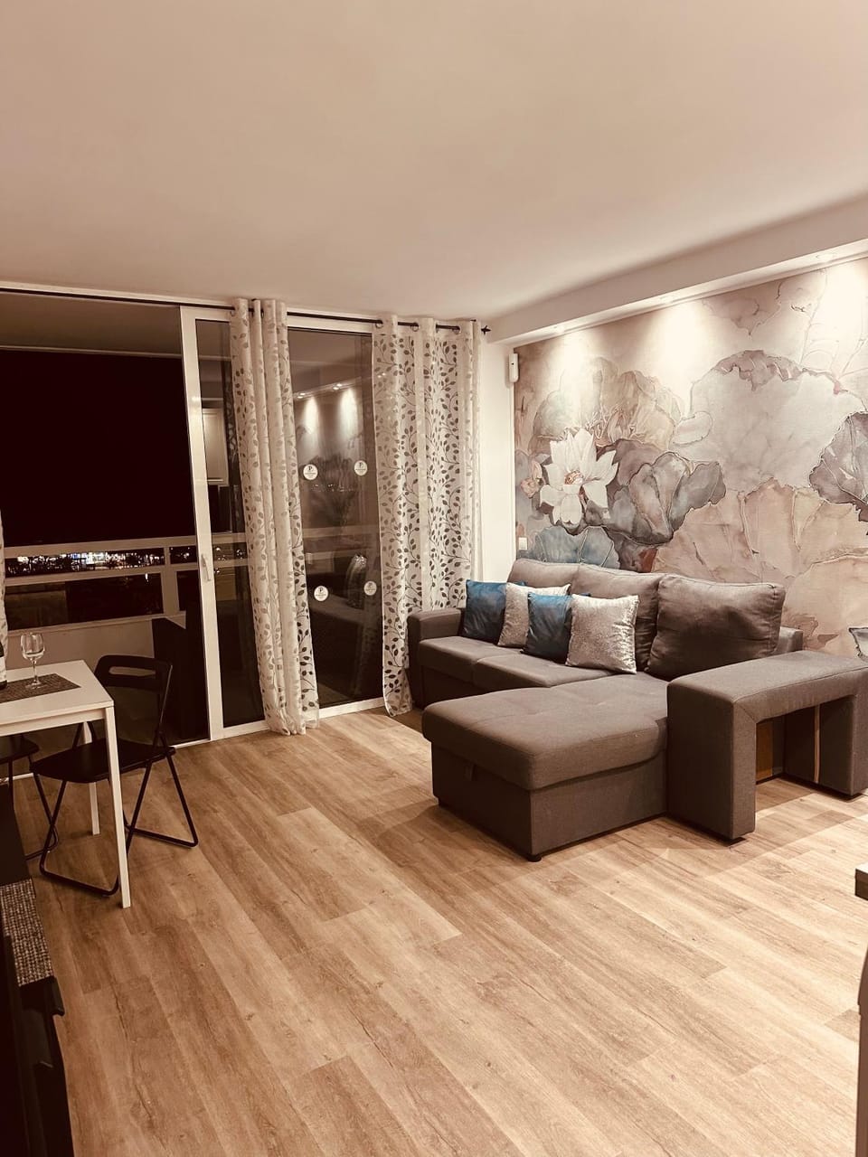 Playa De Las Americas Tenerife Cosy 1 Bedroom With a Ocean View Air Conditioning Apartment in Costa Adeje