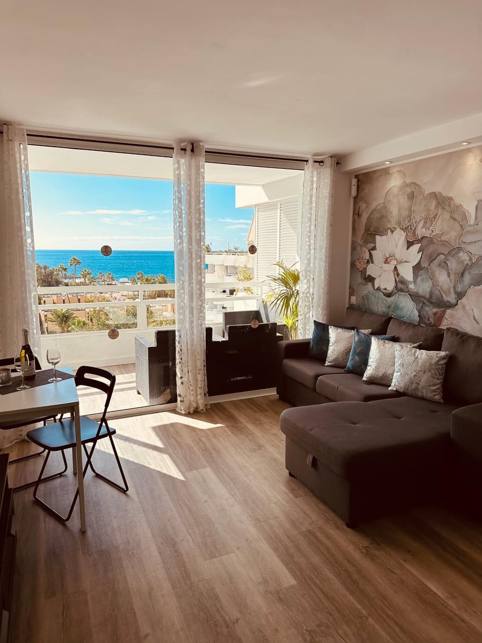 Playa De Las Americas Tenerife Cosy 1 Bedroom With a Ocean View Air Conditioning Apartment in Costa Adeje