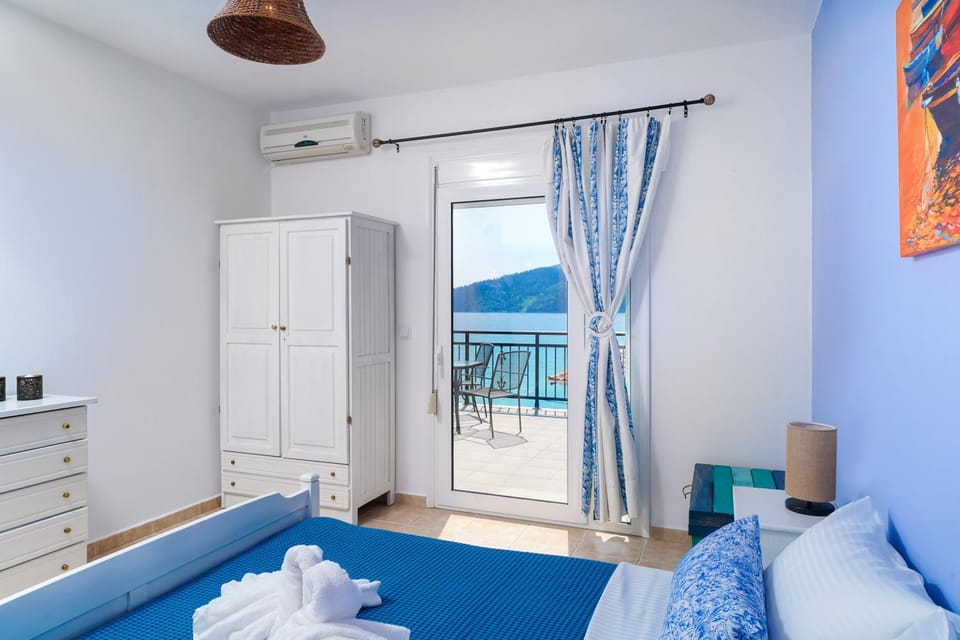 Bed, View (from property/room), Bedroom, wardrobe