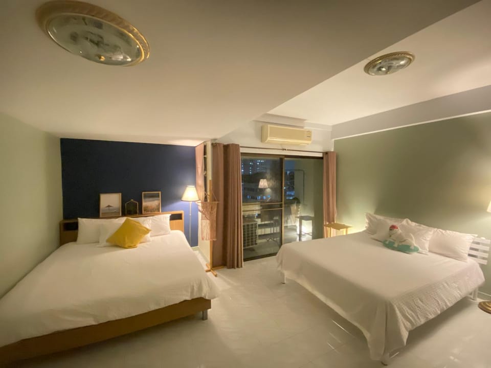 Bed, Bedroom, air conditioner