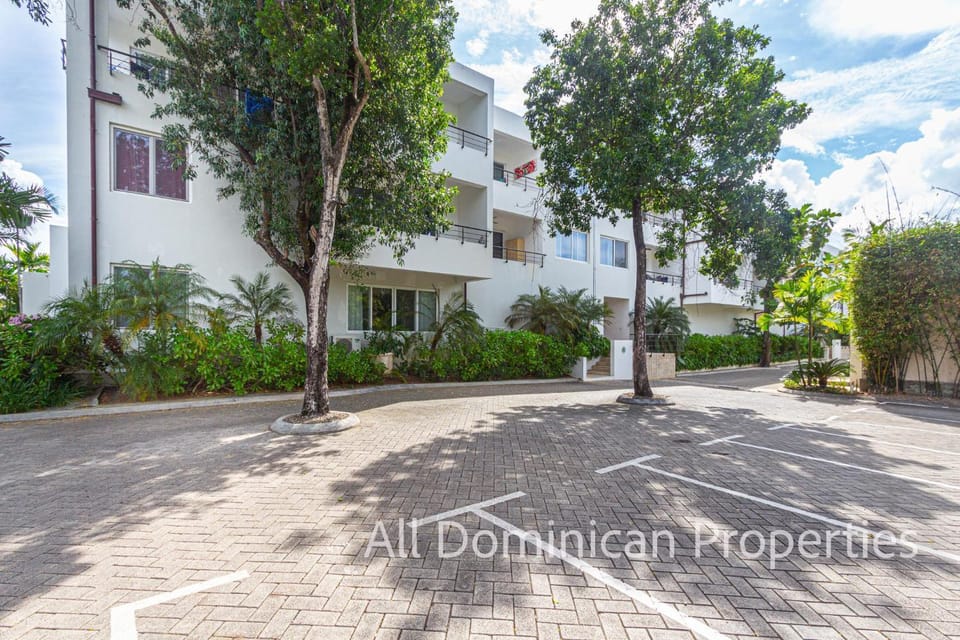 Property building, Street view, Location