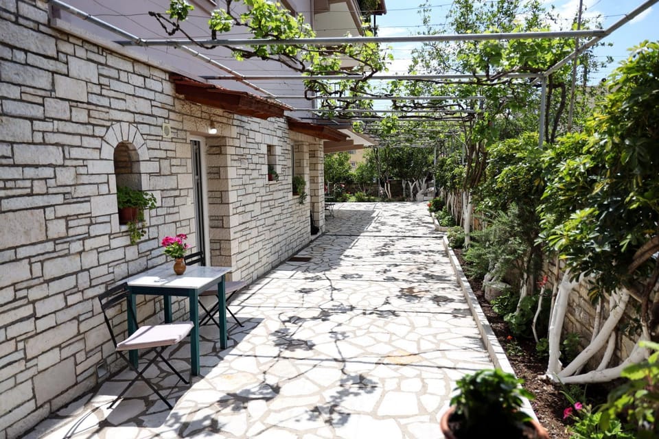 Facade/entrance, Spring, Day, Garden, View (from property/room), Balcony/Terrace, Dining area, Garden view