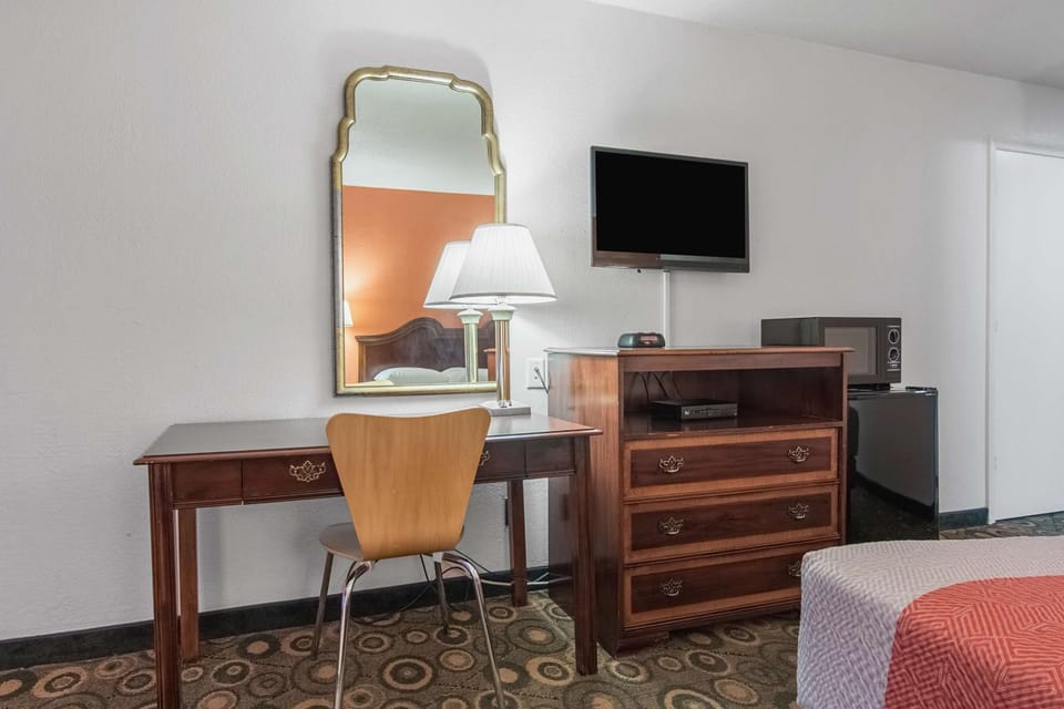 TV and multimedia, Photo of the whole room, Seating area, On site