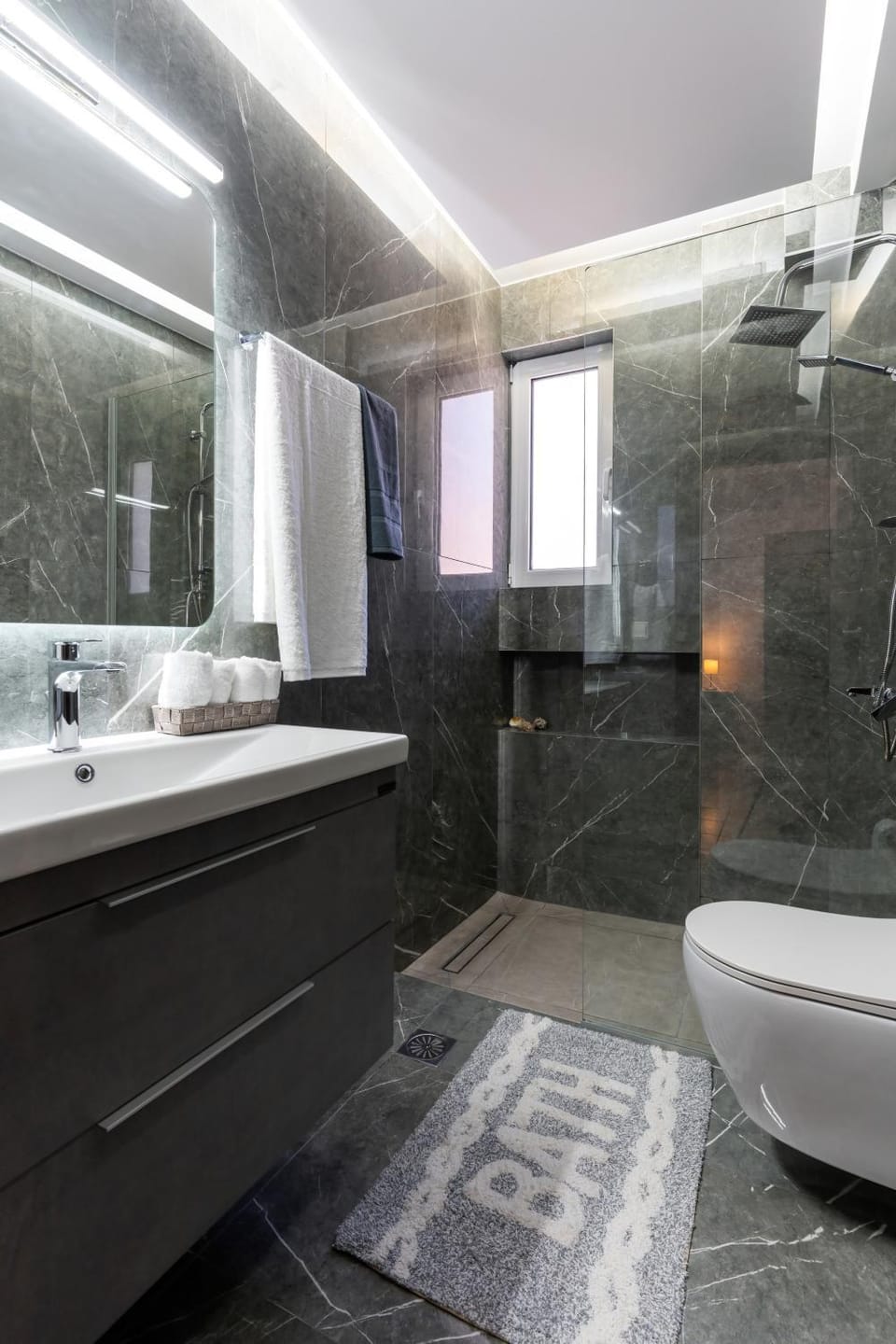 Shower, Toilet, Bathroom