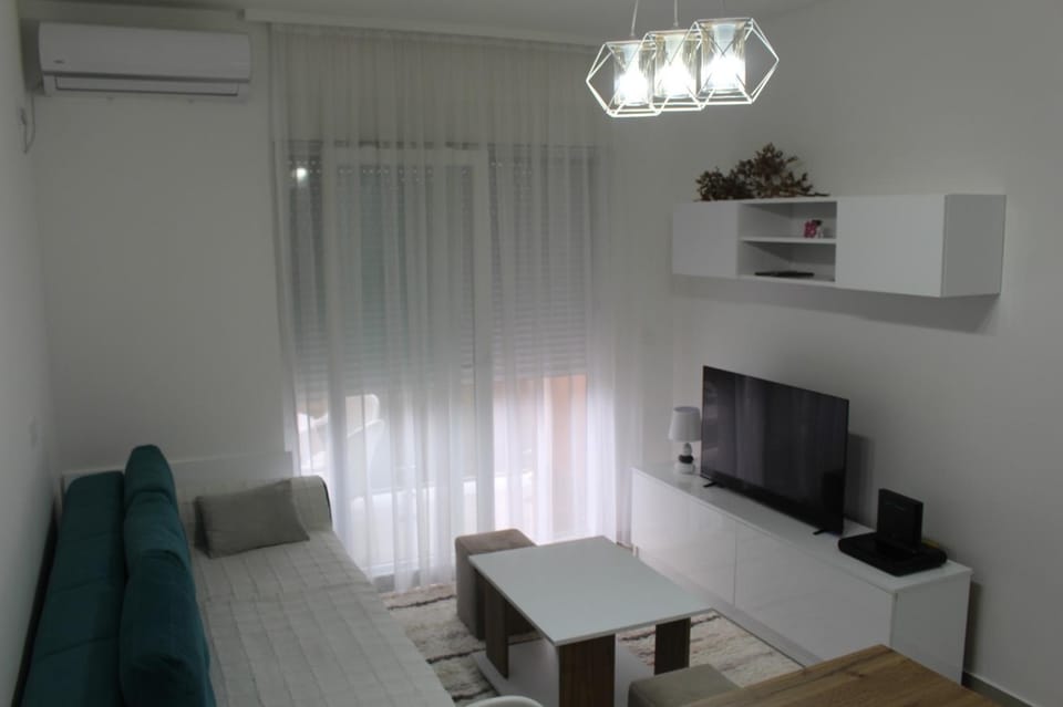 Living room, Seating area, air conditioner