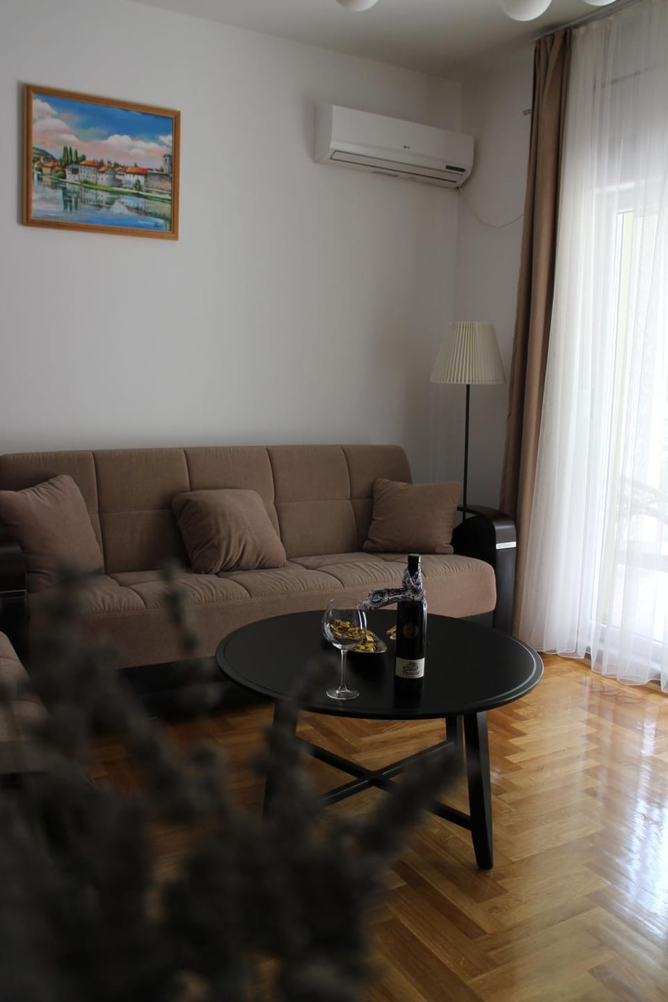 Living room, Seating area, air conditioner