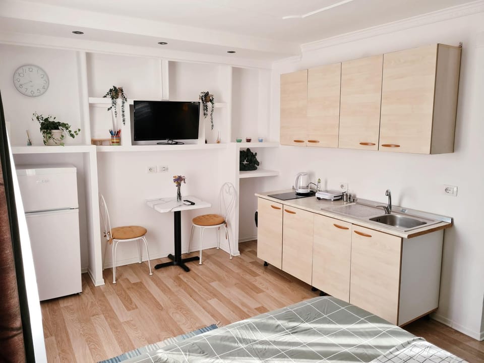 TV and multimedia, Kitchen or kitchenette, stove