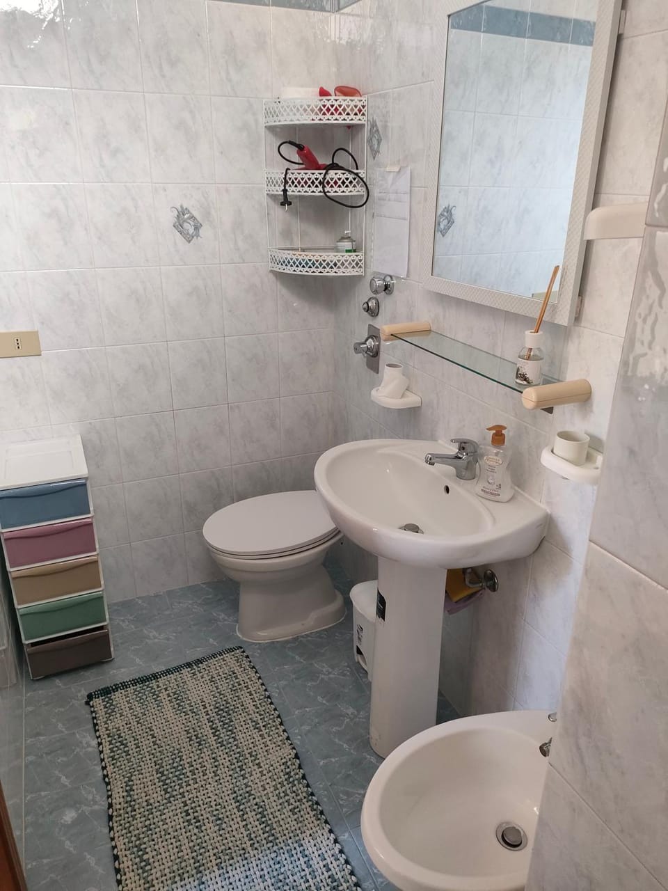 Shower, Toilet, Bathroom, bidet, towels