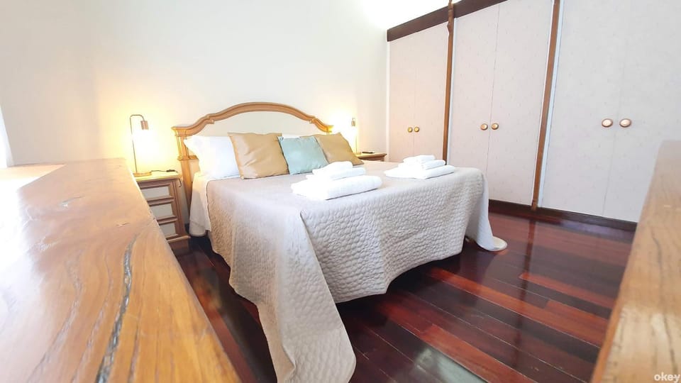 Bed, Photo of the whole room, Bedroom, wardrobe