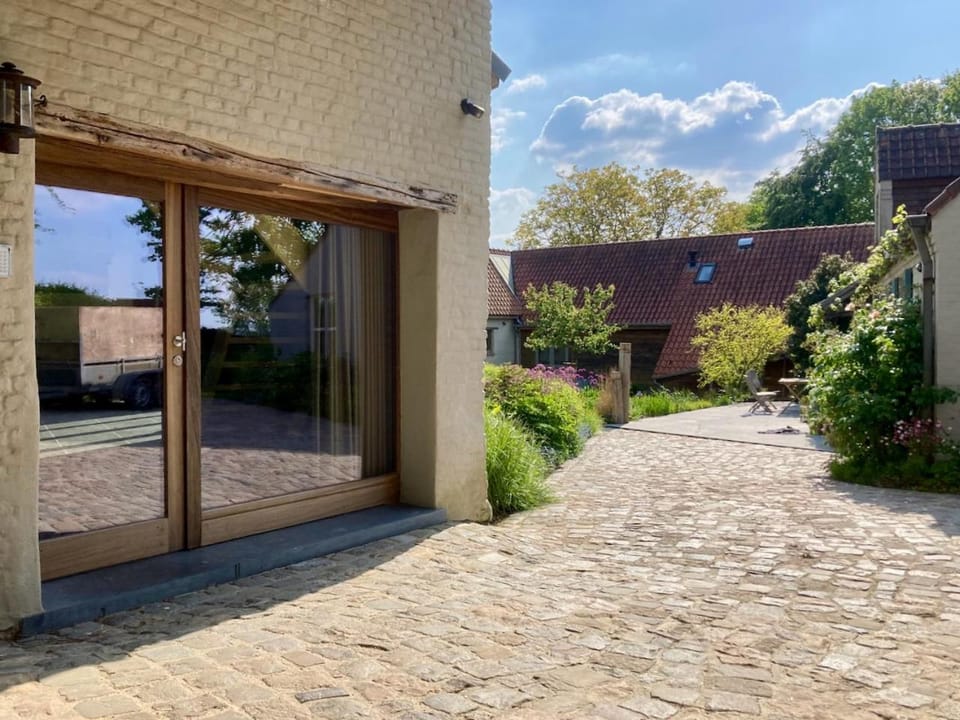 Property building, Facade/entrance, Day, Inner courtyard view