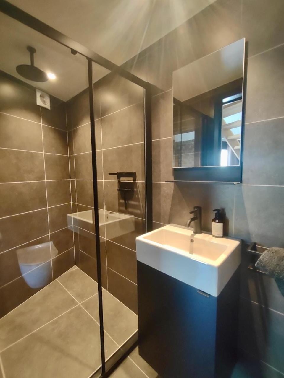 Shower, Bathroom, towels