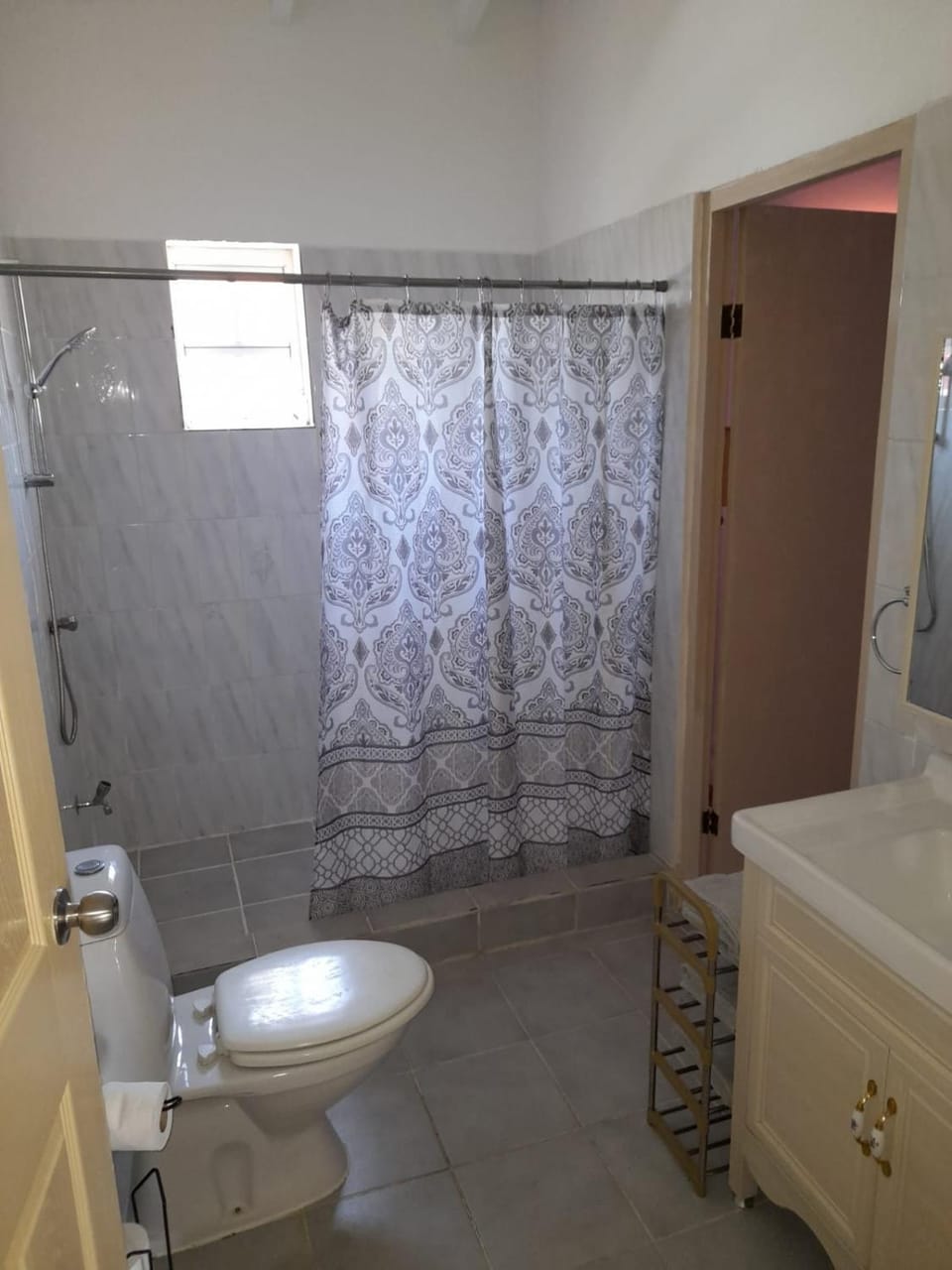 Shower, Toilet, Bathroom, towels