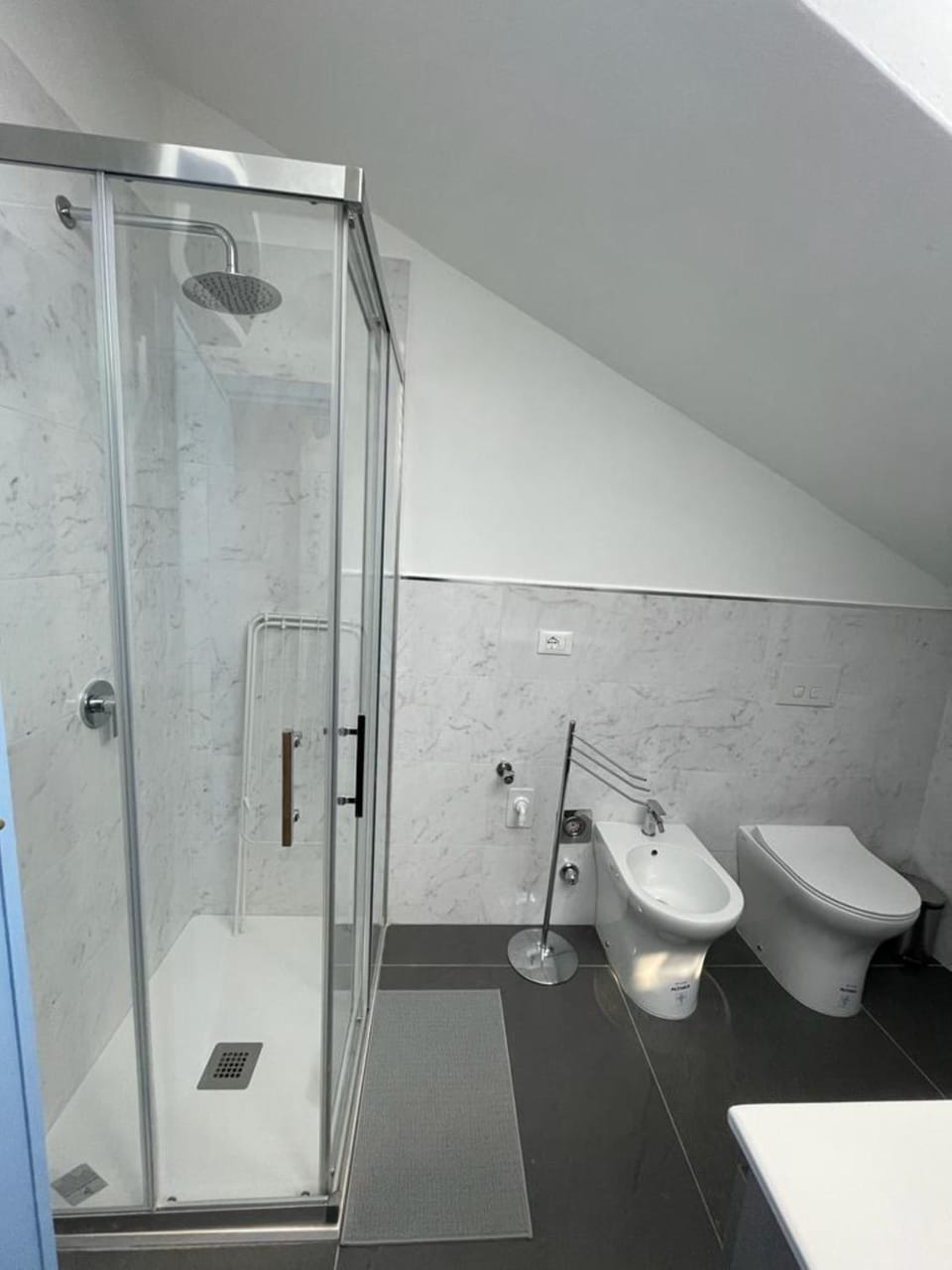 Shower, Toilet, Bathroom