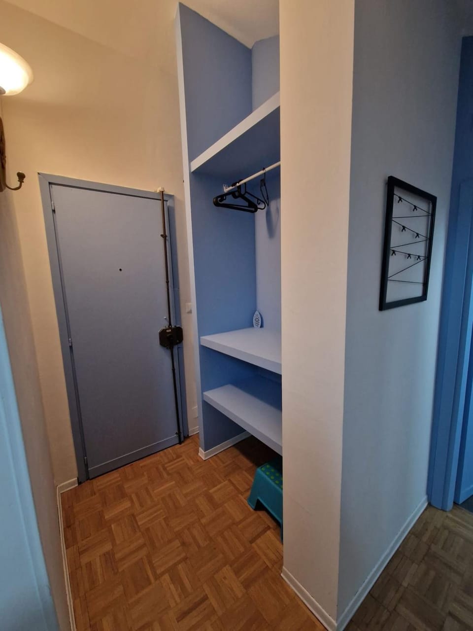 Photo of the whole room, wardrobe, Internal: Not applicable to any particular room