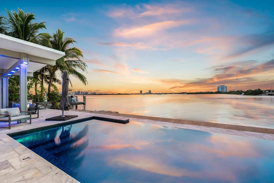 Day, Natural landscape, Sea view, Swimming pool, Sunrise