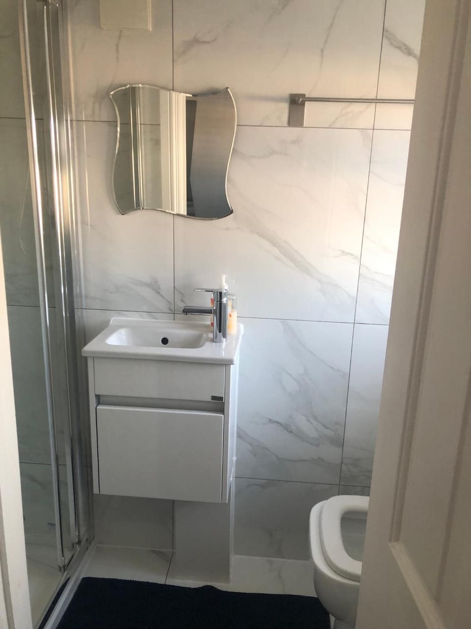 home away from home Vacation rental in Croydon