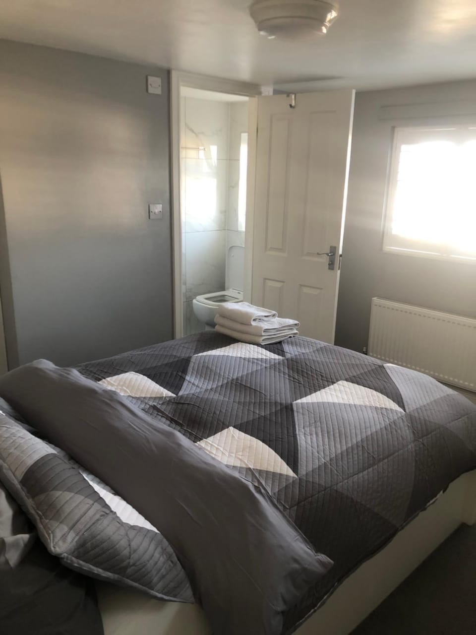 home away from home Vacation rental in Croydon