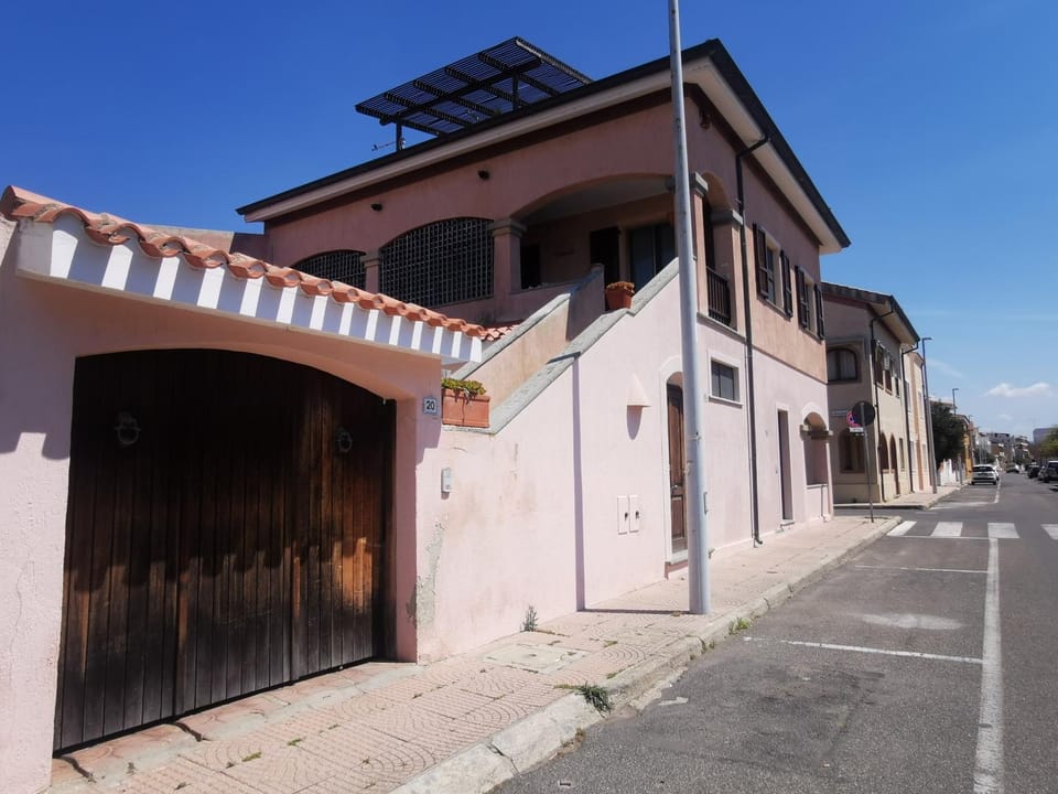 Property building, Street view