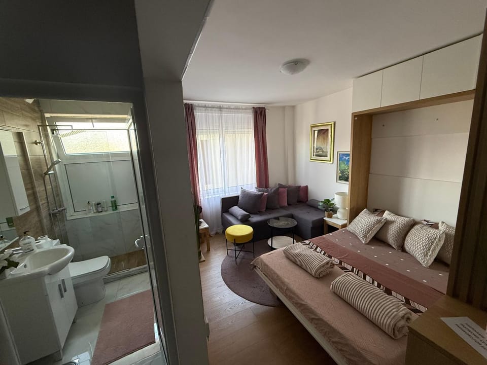 Toilet, Bed, Bathroom, Living room, Photo of the whole room, Seating area, Bedroom, towels