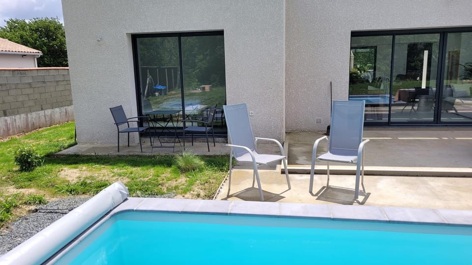 View (from property/room), Pool view