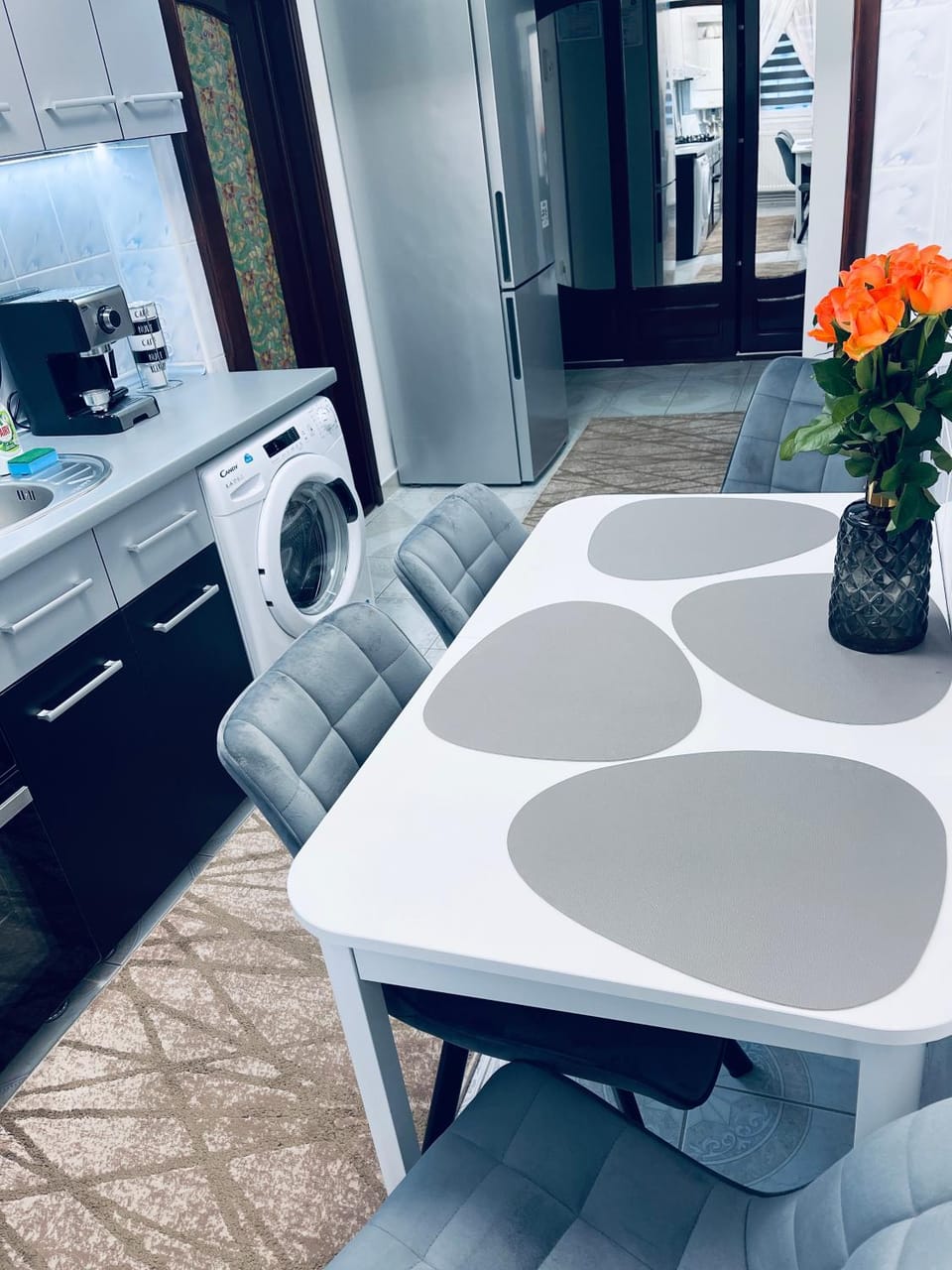 Kitchen or kitchenette, Communal kitchen