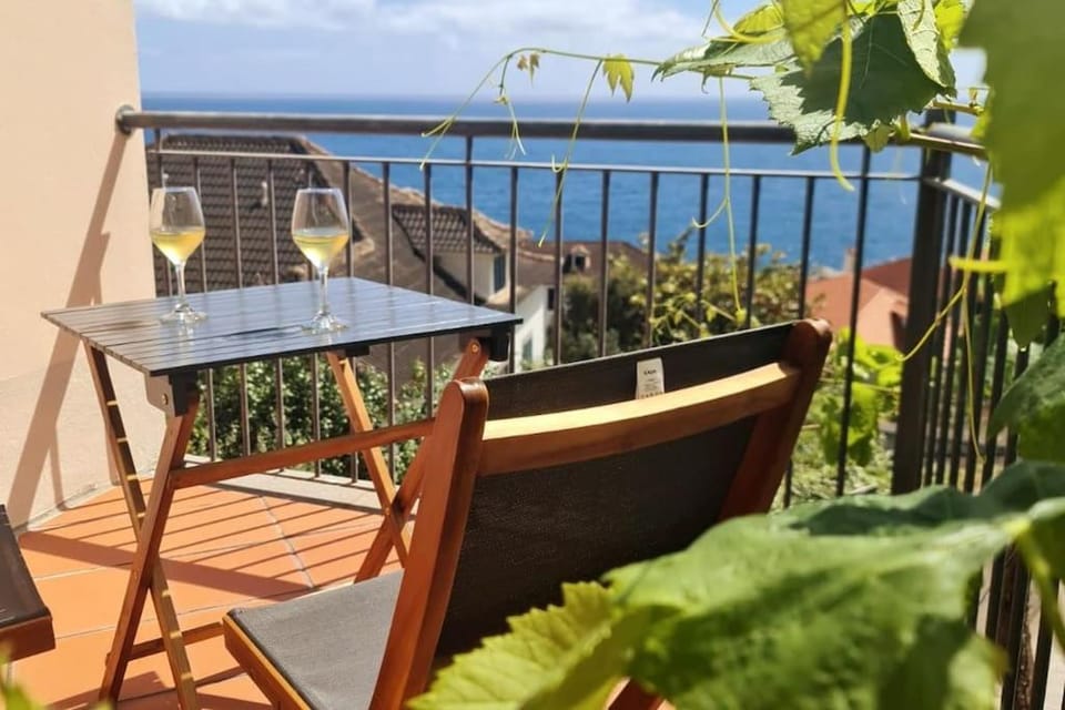 Natural landscape, Balcony/Terrace, Balcony/Terrace, Dining area, Sea view