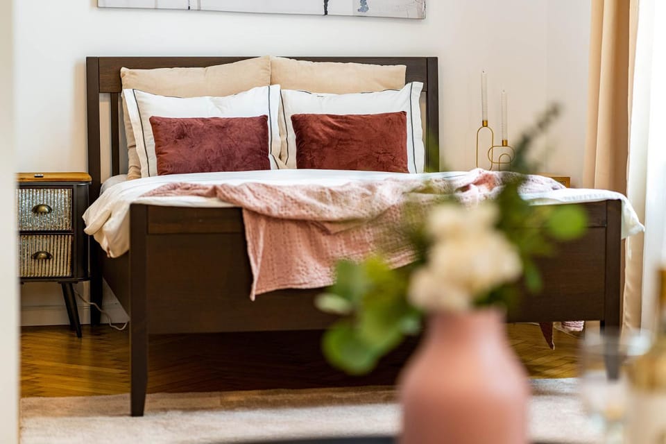Bed, Bedroom