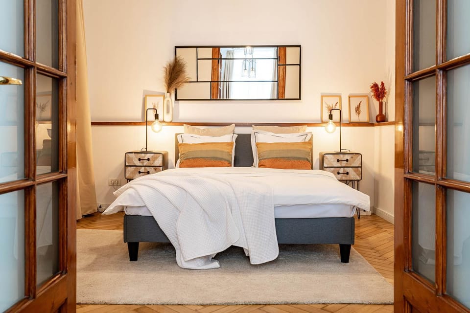 Bed, Bedroom