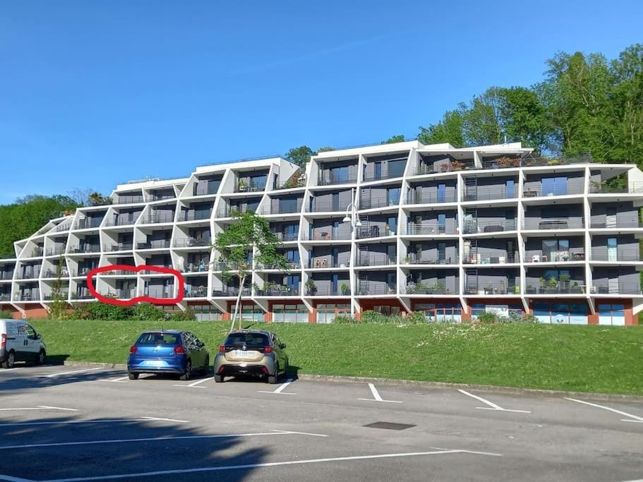 Property building, Location