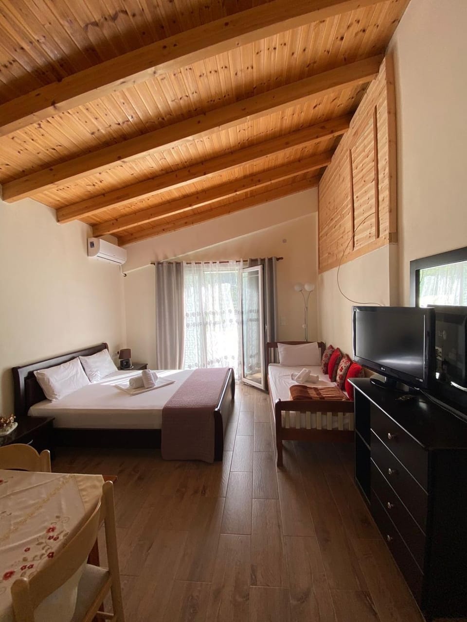TV and multimedia, air conditioner