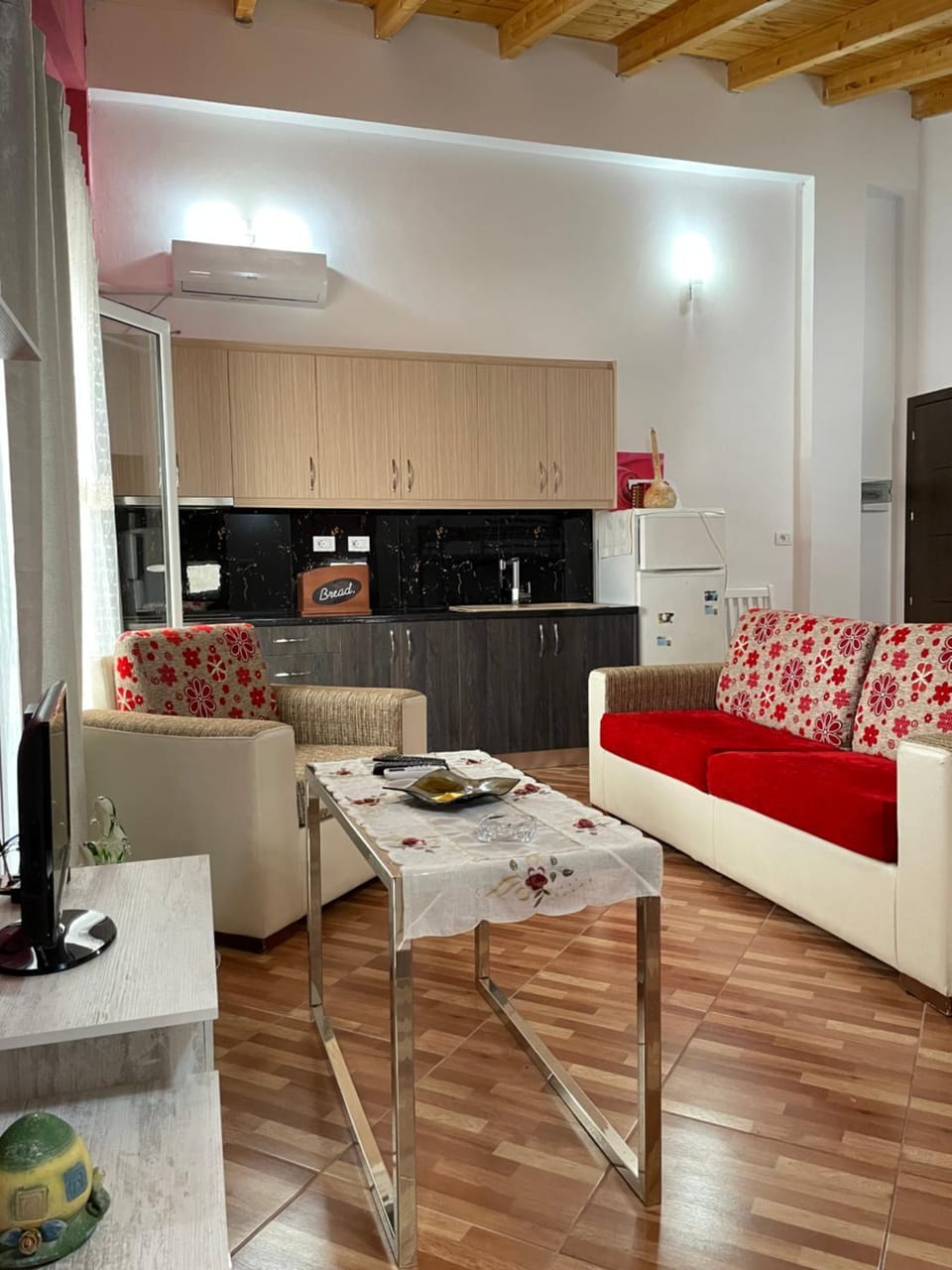 TV and multimedia, Kitchen or kitchenette, Living room, Seating area, Dining area, minibar, pet friendly, stove