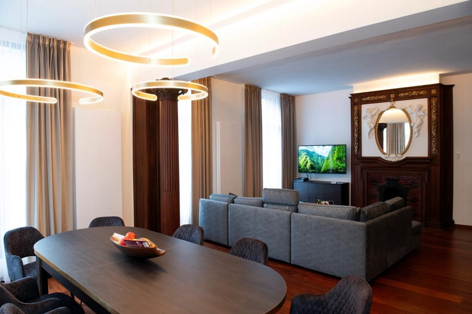 Communal lounge/ TV room, TV and multimedia, Seating area, Evening entertainment