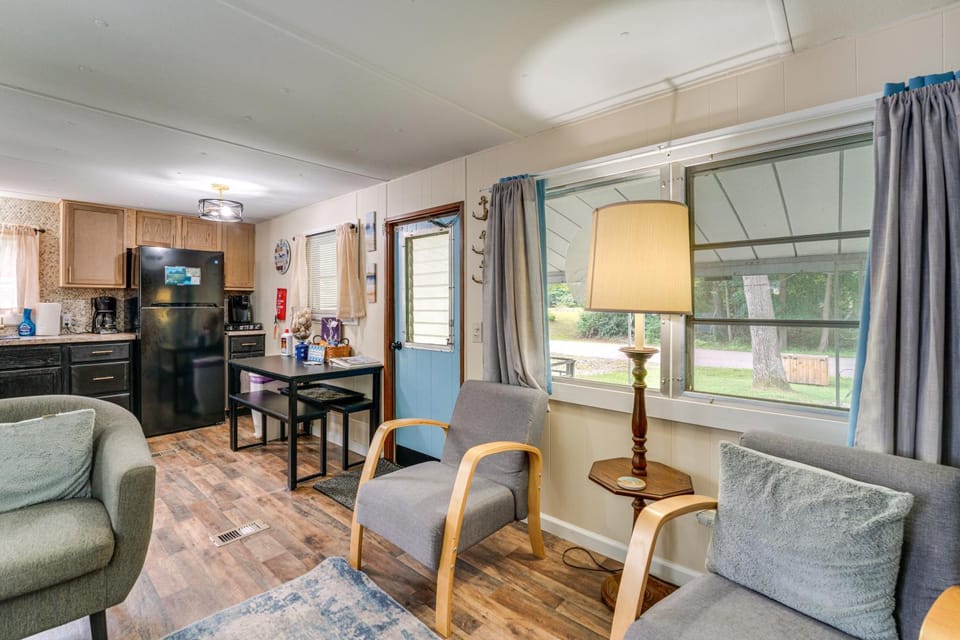 Walk to Lake Huron: Pet-Friendly Caseville Cottage House in Michigan