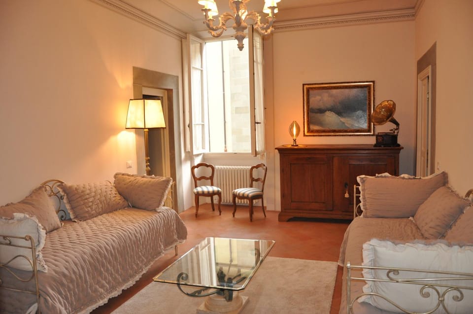 Photo of the whole room, Seating area, Bedroom