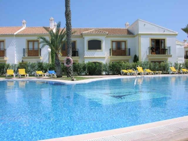 Swimming pool, Swimming pool, sunbed