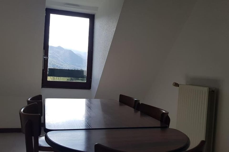 Dining area, Mountain view