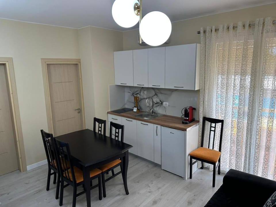 Kitchen or kitchenette, Dining area, pet friendly